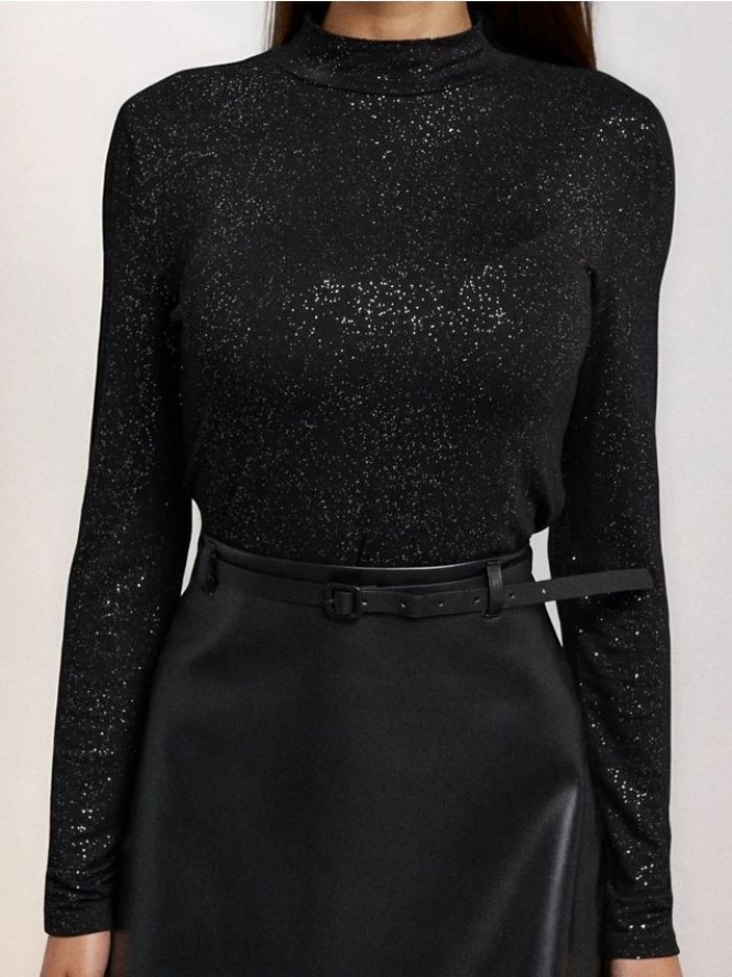 Spódnica mini z imitacji skóry z paskiem - czarny