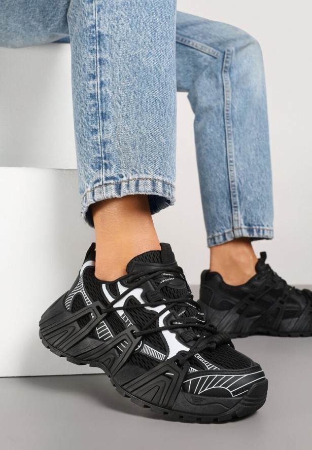 Czarne Sneakersy z Ozdobnym Sznurowaniem i Tłoczoną Podeszwą Nurilune