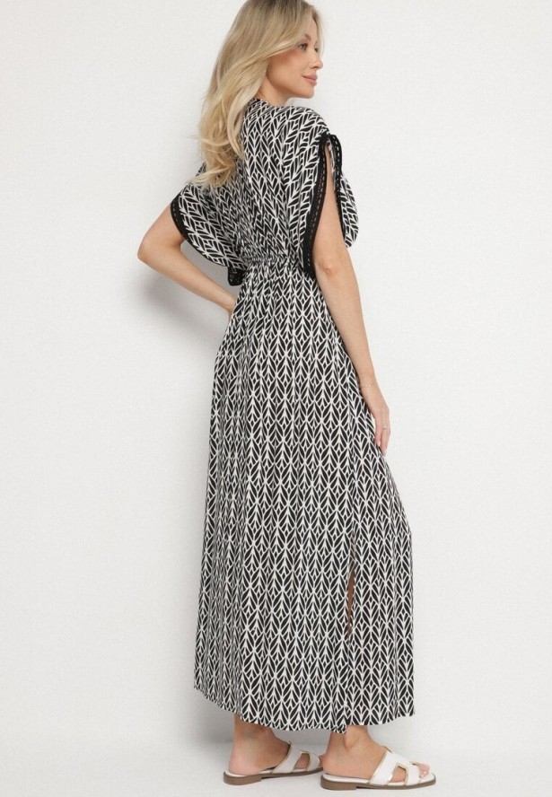 Czarno-Biała Bawełniana Sukienka Rozkloszowana z Koronkowymi Wstawkami Laniwena