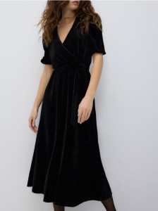 Welurowa sukienka midi - czarny