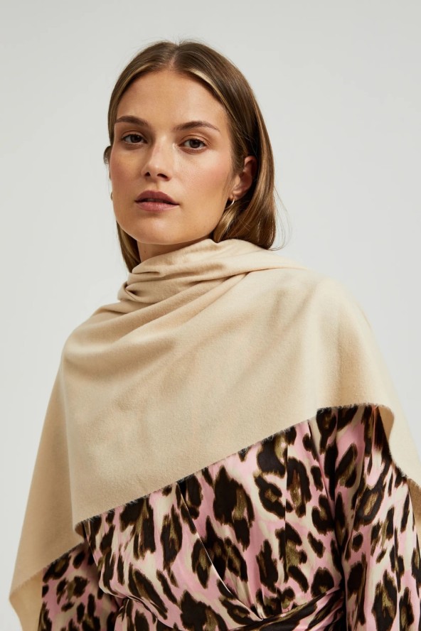 Gładki szalik z frędzlami beżowy