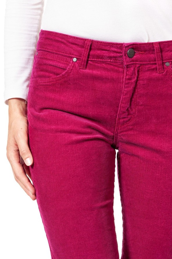 DAMSKIE SPODNIE SZTRUKSOWE WRANGLER SLIM CHERRY W28LEK18V 112128384