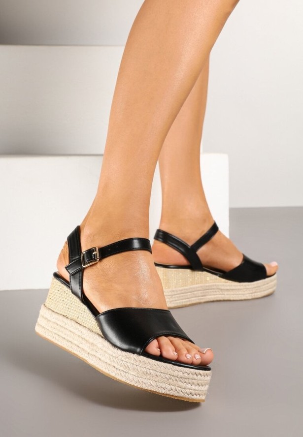 Czarne Sandały na Koturnie w Stylu Boho Nonalea