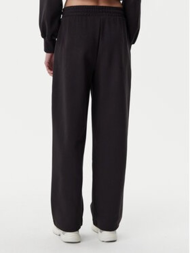 Puma Spodnie dresowe Ess 629774 Czarny Straight Fit