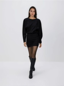 Drapowana sukienka z wiskozą - czarny