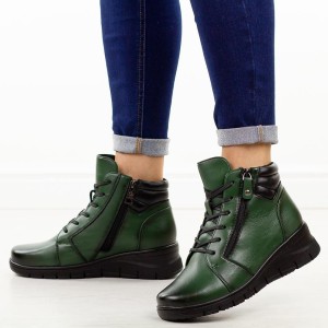 Zielone skórzane botki damskie na koturnie Vinceza 39963