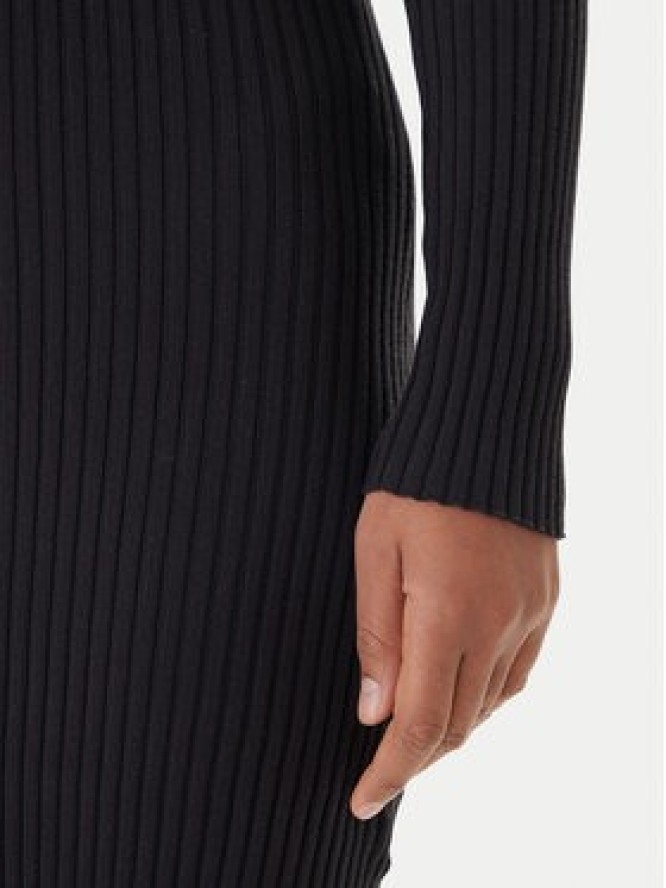 Tommy Jeans Sukienka dzianinowa Badge DW0DW22183 Czarny Slim Fit