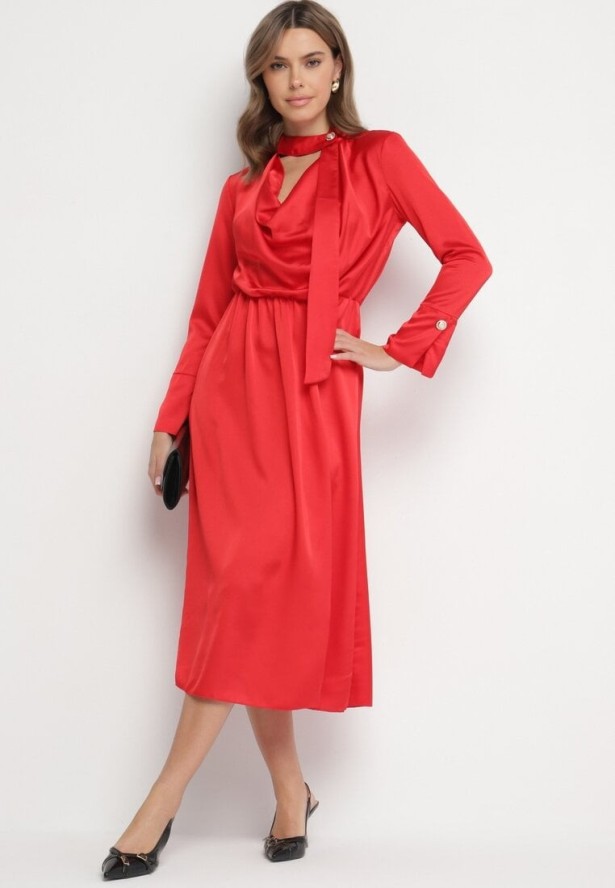 Czerwona Satynowa Sukienka Koktajlowa Ozdobiona Guzikiem Leannea
