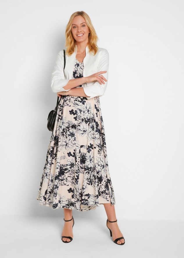 Bolerko z ozdobnie wyciętymi brzegami