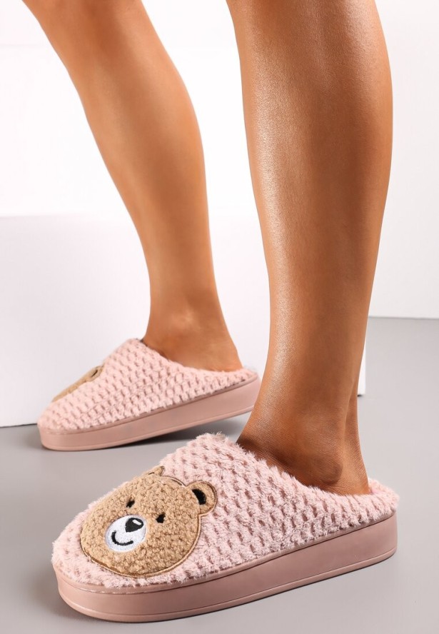 Różowe Ocieplone Kapcie z Naszywką w Kształcie Uroczego Misia Garana