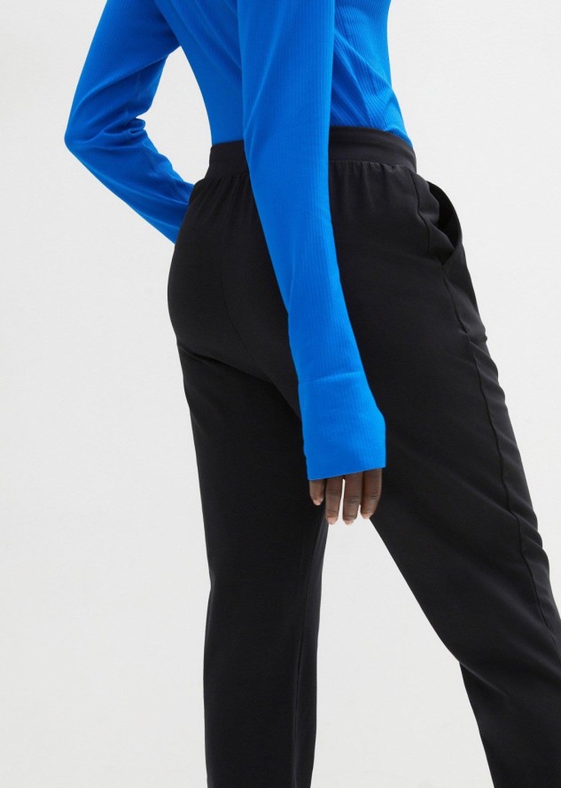 Spodnie z bawełny organicznej z dodatkiem stretchu