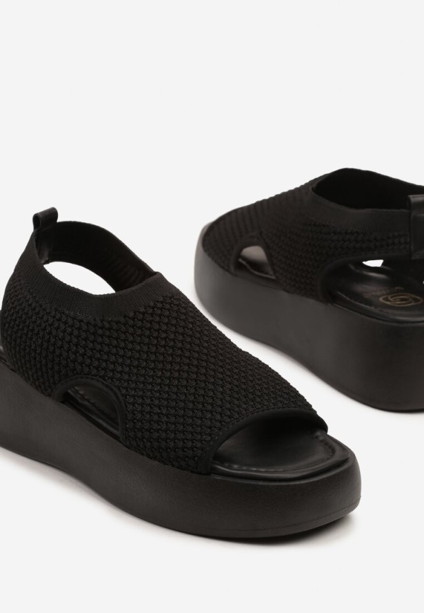 Czarne Sandały na Platformie z Elastyczną Cholewką Nilitea