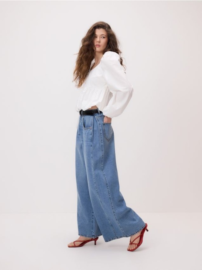 Jeansy wide leg z zakładkami - niebieski