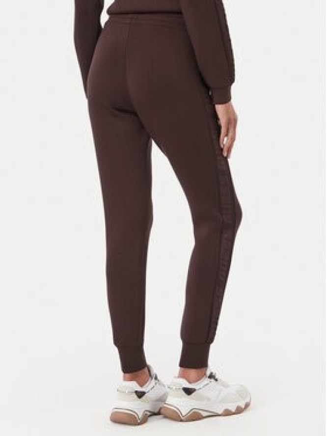 Guess Spodnie dresowe V2YB18 K7UW2 Brązowy ciemny Regular Fit