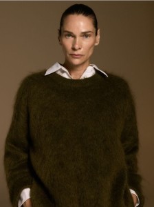 Sweter z moherem - oliwkowy