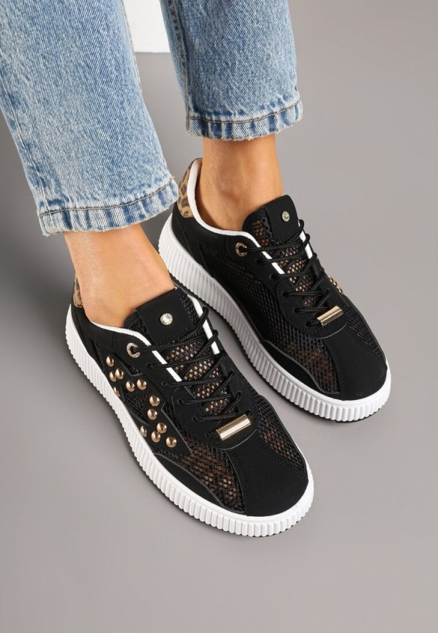 Czarne Sneakersy z Nitami i Gwiazdą Viroti