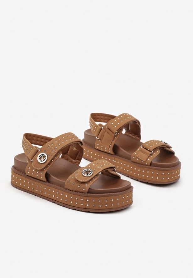 Jasnobrązowe Sandały na Platformie z Rzepami Ozdobione Nitami Caliren