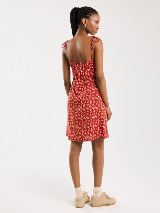 Sukienka damska mini z wiskozy z motywem kwiatowym czerwona Casie 603