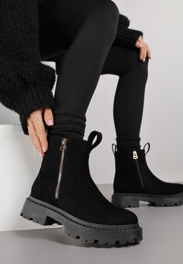 Czarne Botki z Ozdobną Taśmą z Nadrukiem Dudrey