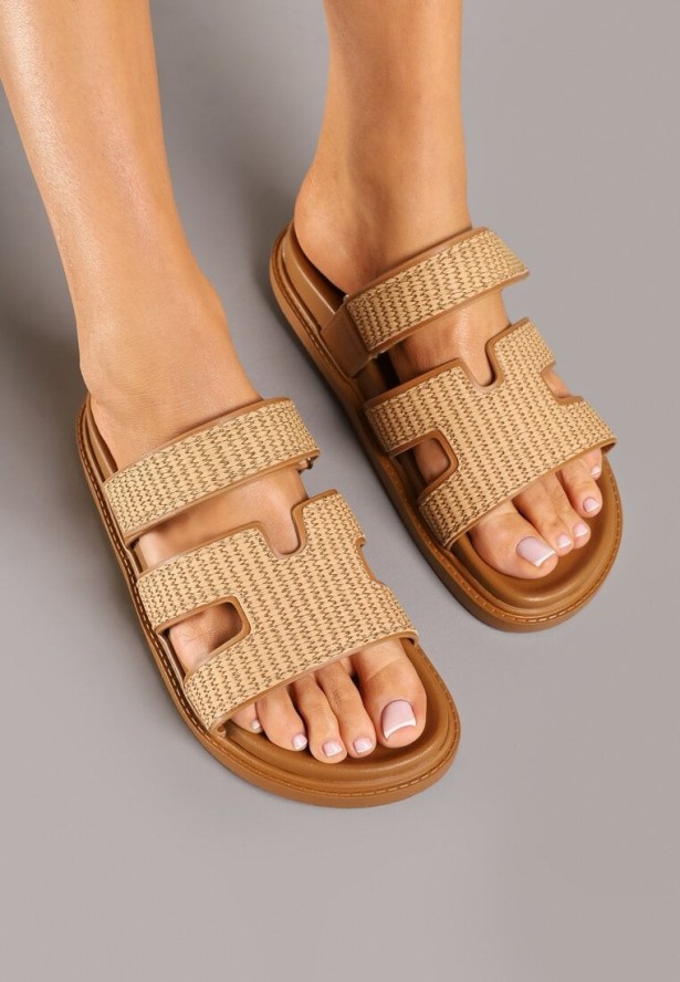 Ciemnobeżowe Klapki Zapinane na Rzep z Geometrycznymi Wycięciami Vevelina