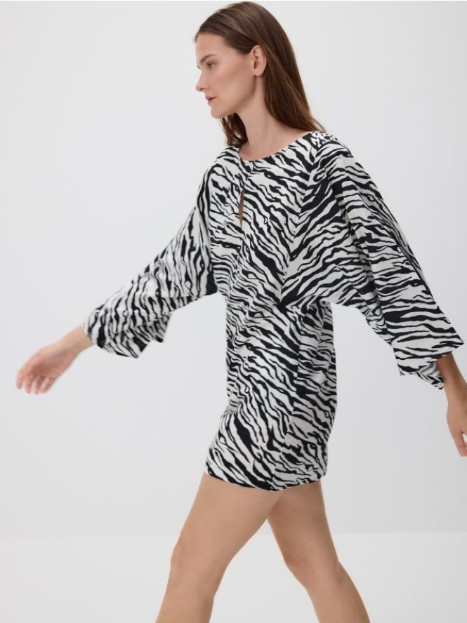 Sukienka w zwierzęcy wzór - wielobarwny