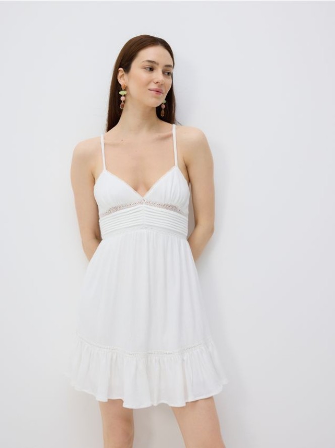 Sukienka mini na ramiączkach - złamana biel