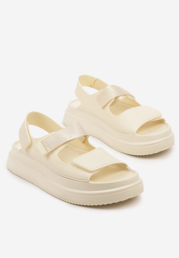 Beżowe Sandały na Niskiej Platformie z Rzepami Taskio