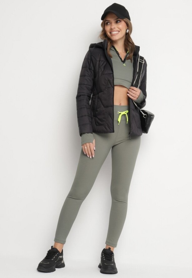 Czarna Pikowana Kurtka z Odpinanym Kapturem Noridi