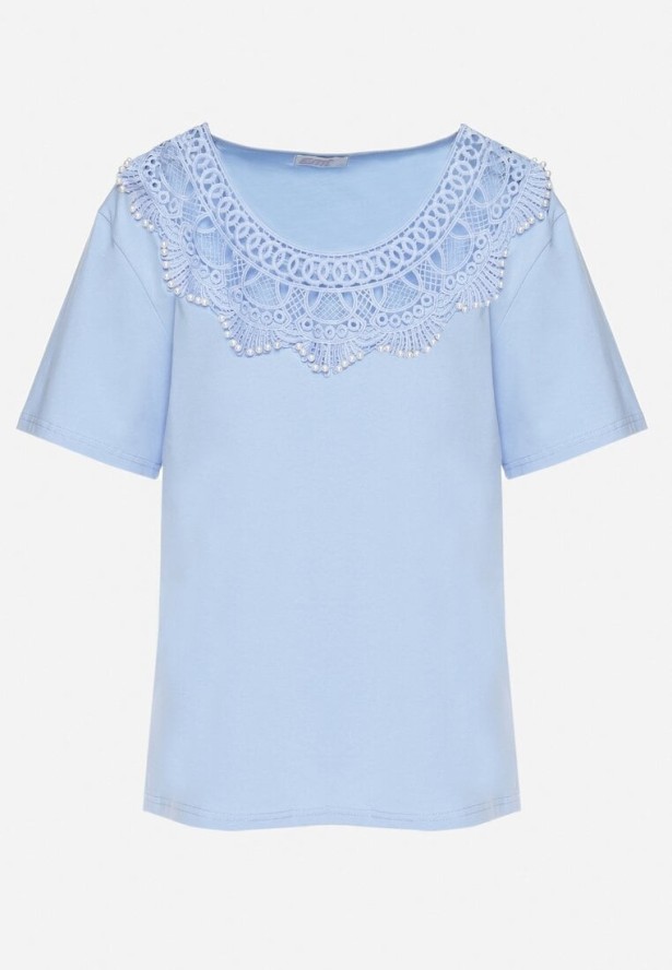 Jasnoniebieski T-shirt Oversize z Ozdobną Koronką i Perłami Elanoriel