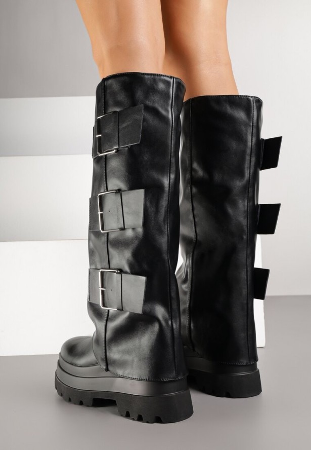 Czarne Kozaki Typu Biker na Platformie Ozdobione Klamrami i Wywiniętą Cholewką Ellisse