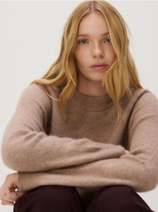 Sweter z wełną - brązowy