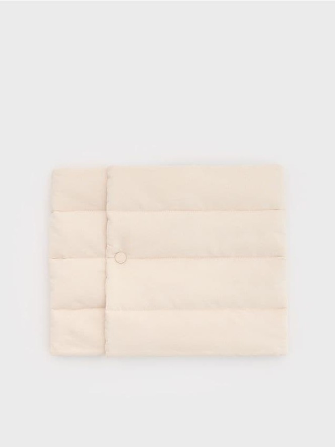 Pikowany szalik z zapięciem - złamana biel