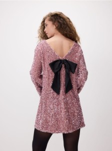 Sukienka mini z kokardą - pastelowy róż