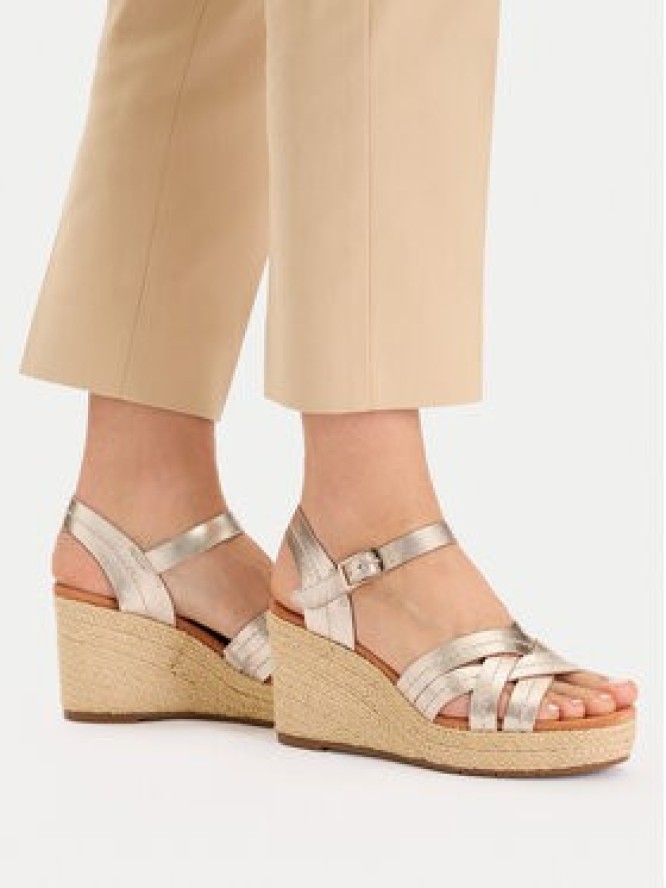 Clarks Espadryle Sabina Strap 26181463 Złoty