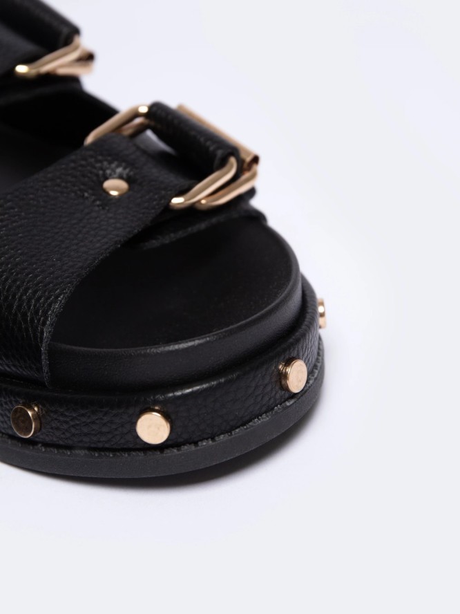 Klapki damskie na podwyższonej podeszwie czarne NN274082 906