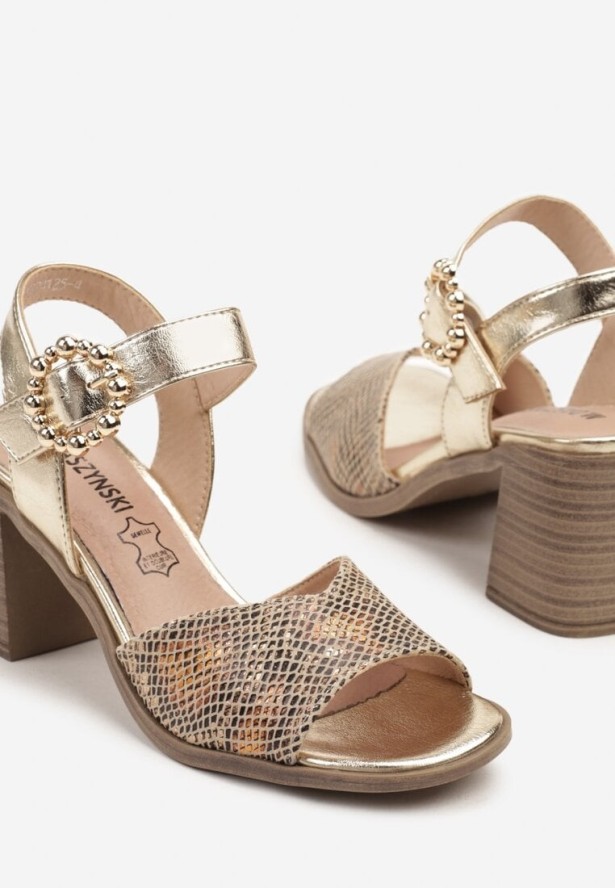 Złote Metaliczne Sandały na Słupku ze Skórzaną Wkładką i Wężowym Tłoczeniem Dorhiria