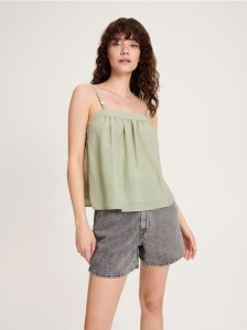 Bluzka z ozdobnymi kamieniami - oliwkowy