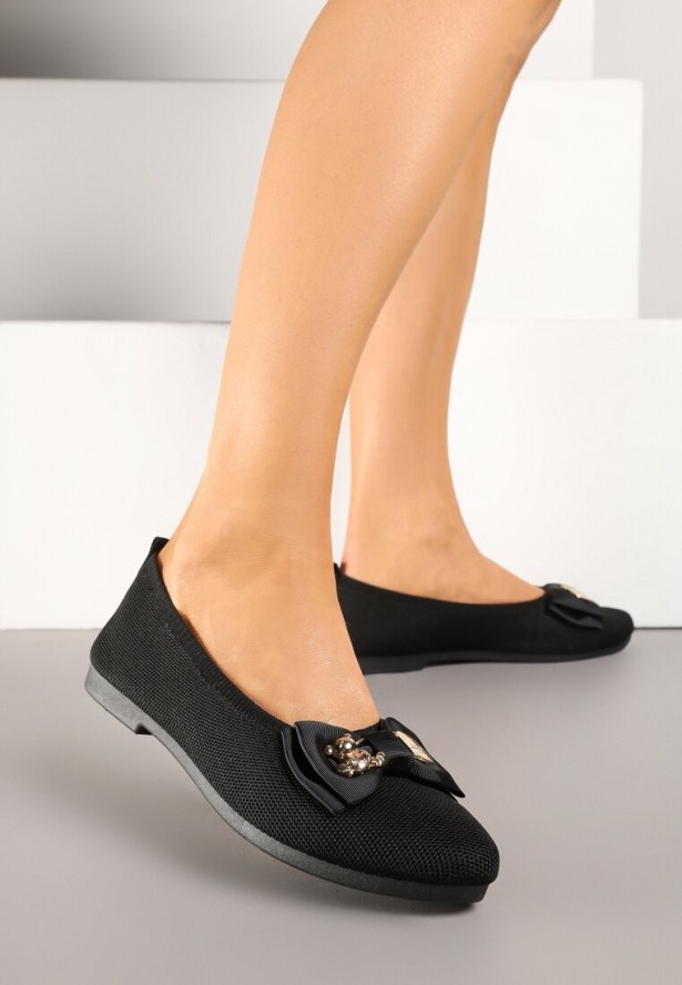Czarne Balerinki Ozdobione Metalicznymi Aplikacjami i Kokardą Bretella