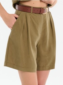 Szorty z zakładkami - zielony