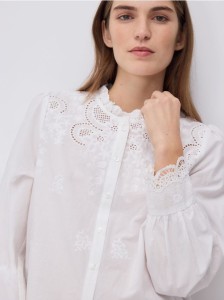 Koszula z ażurową wstawką - biały