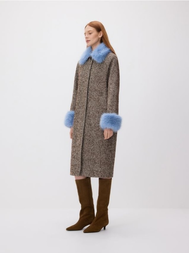 Długi płaszcz z futerkiem - wielobarwny