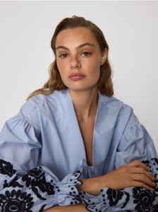 Koszula z ozdobnym haftem - wielobarwny