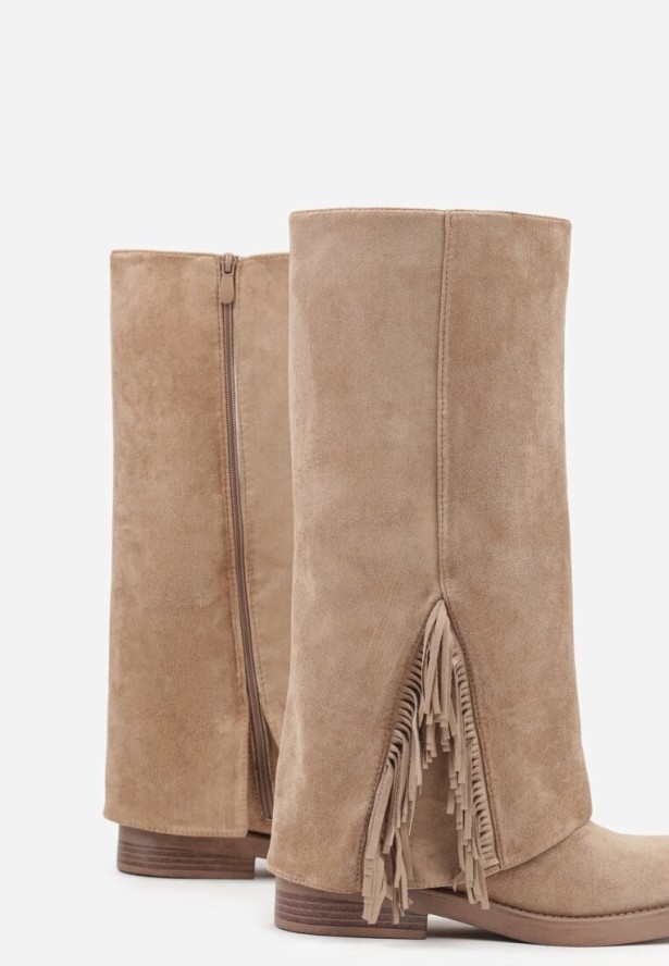 Ciemnobeżowe Kozaki Ozdobione Frędzlami i Wywiniętą Cholewką Reilevia