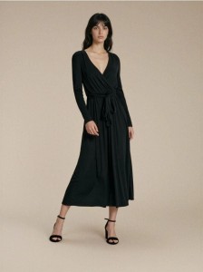 Sukienka midi z ozdobnym wiązaniem z domieszką wiskozy - czarny