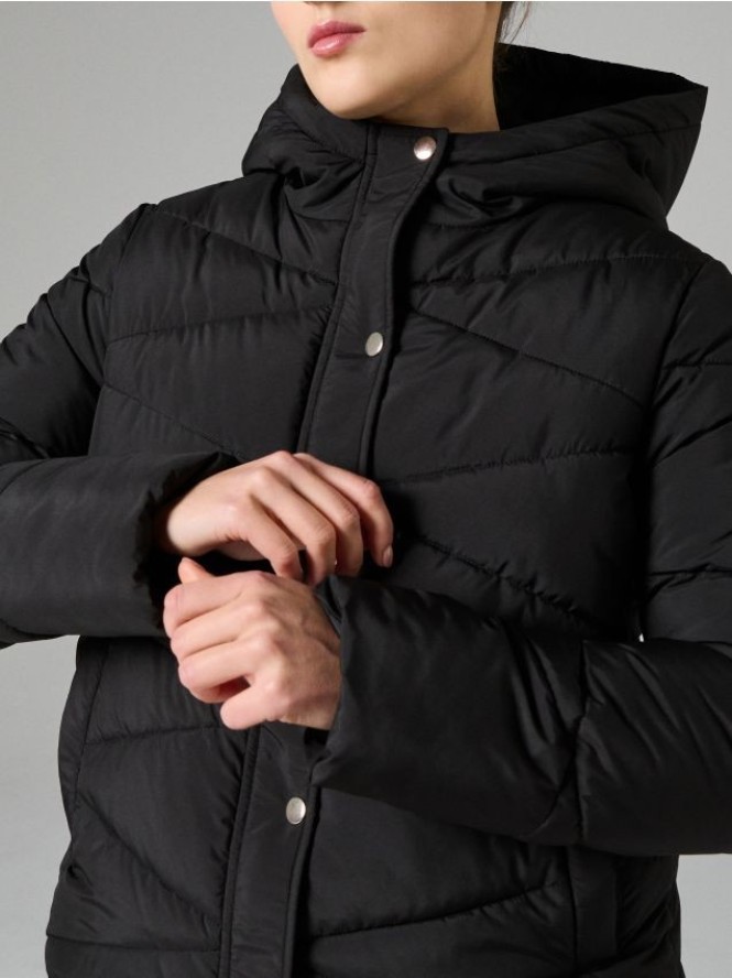 Pikowana kurtka puffer z kapturem - czarny