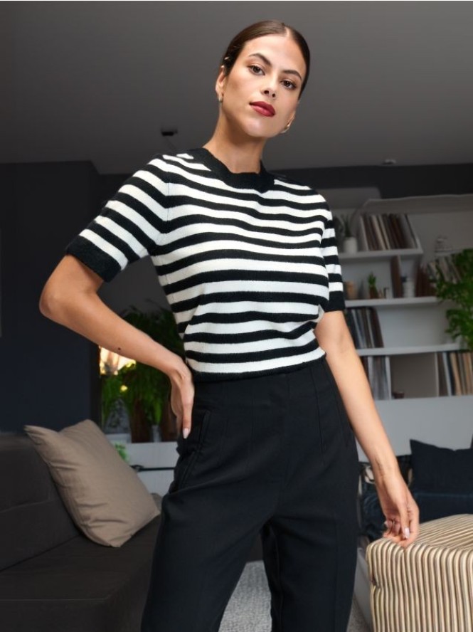 Sweter z krótkim rękawem - wielobarwny