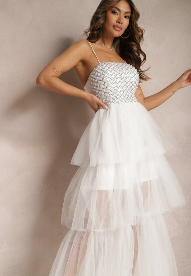 Biała Wieczorowa Sukienka Maxi Ozdobiona Cekinami i Falbankami z Tiulu Neptina