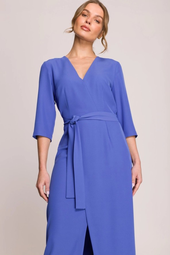 Elegancka sukienka midi z dekoltem V i rozcięciem niebieska