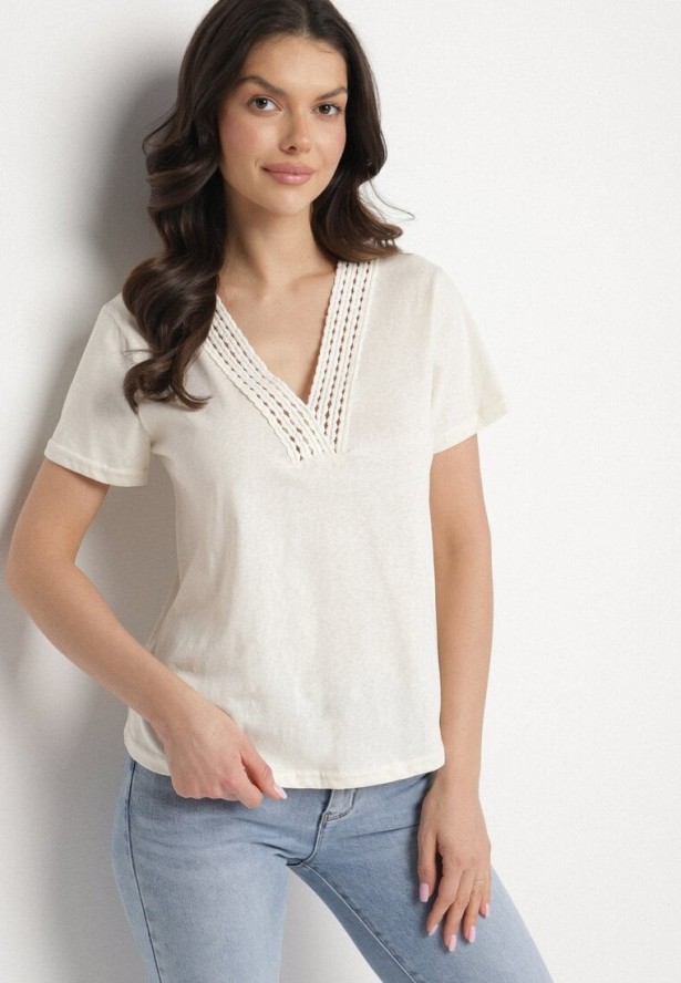 Beżowy T-shirt z Bawełny z Wiskozą i Ażurowym Zdobieniem Alivira