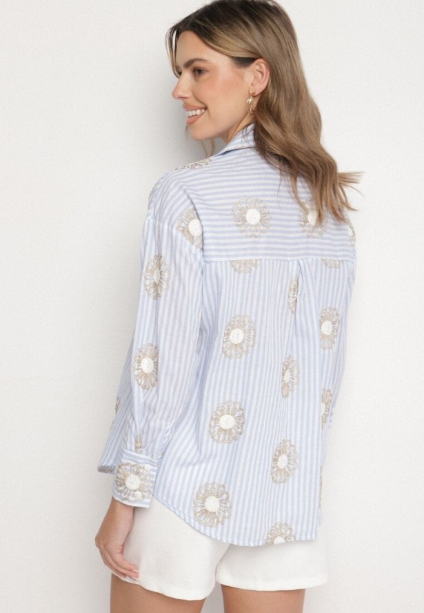Jasnoniebieska Bawełniana Koszula w Paski Zdobiona Haftem z Metaliczną Nicią Redamia